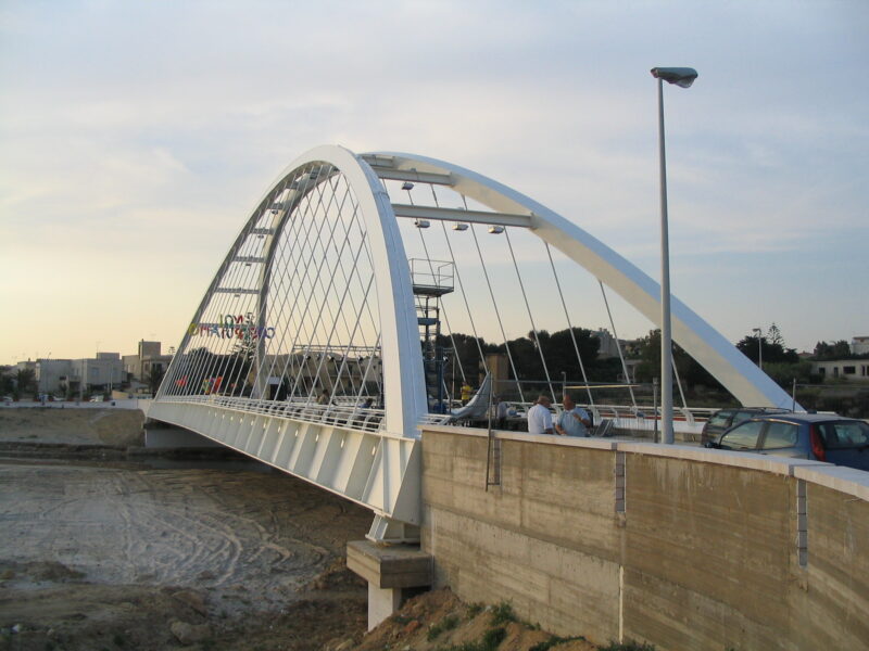 Ponte sul fiume Arena